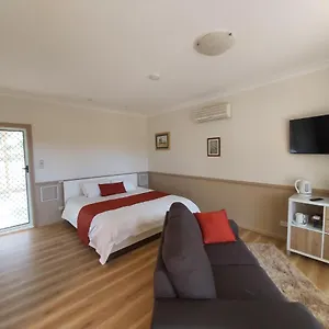 https://accommodation-creek-cottages.queenslandhotels.net